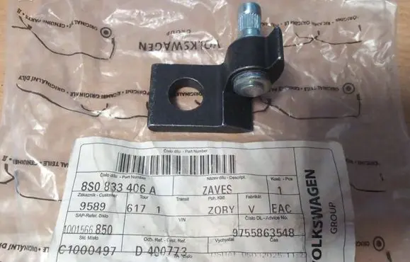 Audi Q7 4M Rear door lower hinge 8S0833406A