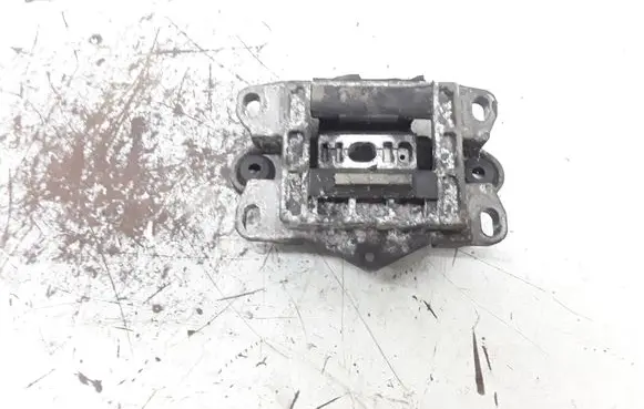 Jaguar X-Type Engine mount bracket