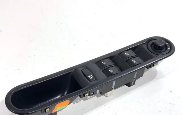 Renault Espace IV Electric window control switch 8200250650