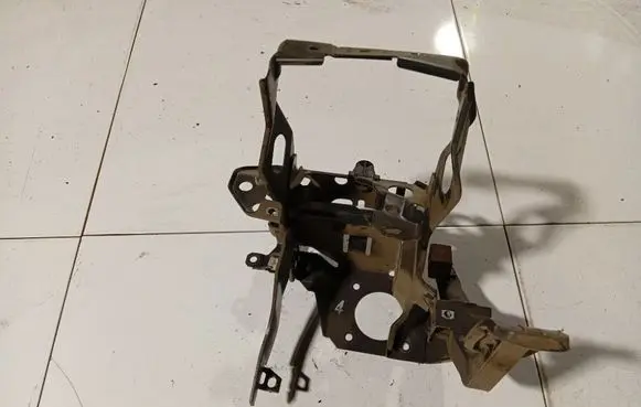 Volkswagen Golf III Brake pedal 