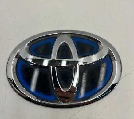 Toyota Yaris XP210 Manufacturer badge logo/emblem 7540302050