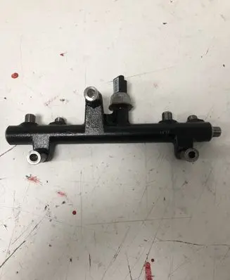 Ford Focus Fuel main line pipe 9681909680 9663305480