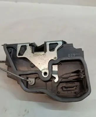 BMW 5 E60 E61 Front door lock 7154628