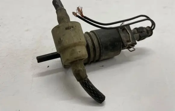 Opel Zafira C Windscreen/windshield washer pump