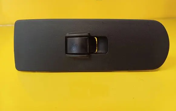 Mitsubishi Colt Electric window control switch MR587944