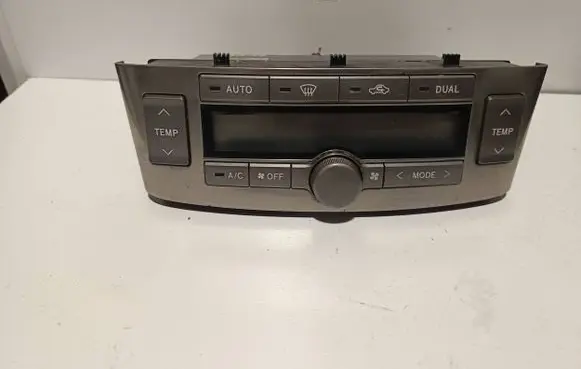 Toyota Avensis T250 Climate control unit 5590005202 MB1465705290