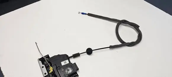 Jeep Grand Cherokee WL Front door lock 68526613AA