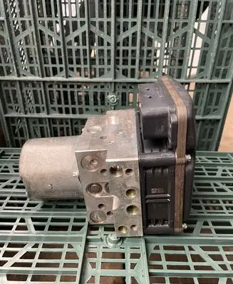 BMW 5 F10 F11 ABS Pump 6852808