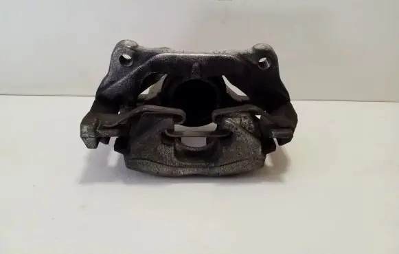 Nissan Qashqai J12 Front brake caliper
