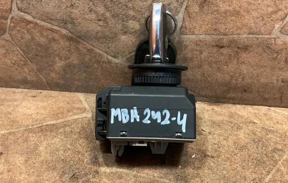 Mercedes-Benz E C207 W207 Ignition lock A2189053501