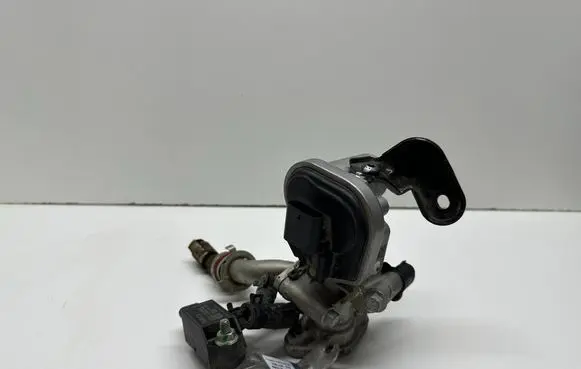 Ford F150 EGR valve JX7A5L200AD JT4E9J433AC JT4E9E470AD
