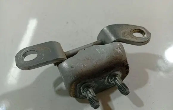 Toyota Avensis Verso Rear door lower hinge 