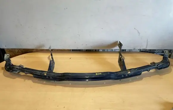 BMW 8 E31 Radiator support slam panel 