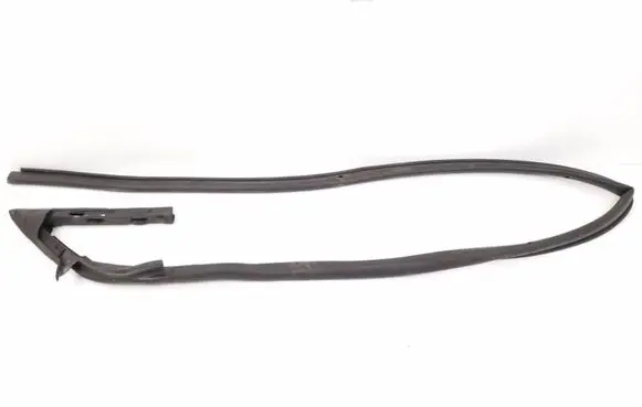Mercedes-Benz SL R230 Rubber seal front door (on door) A2307200154