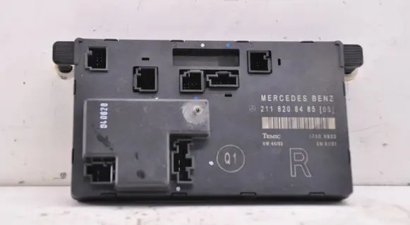 Mercedes-Benz E W211 Door control unit/module 2118208485