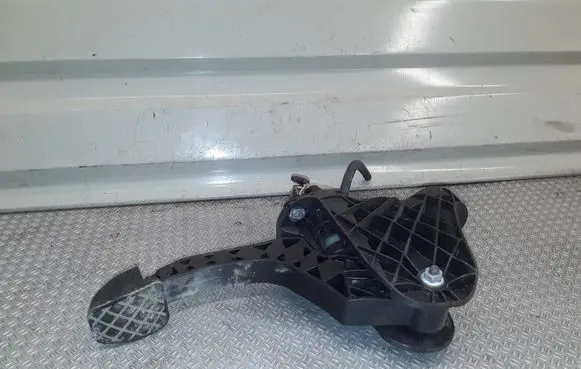 Volkswagen Golf Plus Clutch pedal 1K1721059CH 530051302