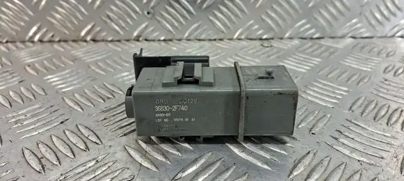 KIA Sorento Glow plug pre-heat relay 368302F740