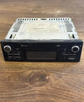 Radio/CD/DVD/GPS head unit