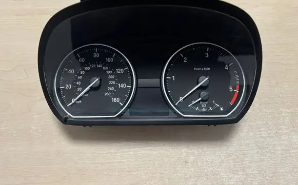 BMW 1 E82 E88 Speedometer (instrument cluster) 9187049 1024985 200292531
