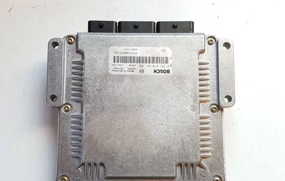 Volvo S40, V40 Engine control unit/module 8200112254 28FM0265 H0M8200065996