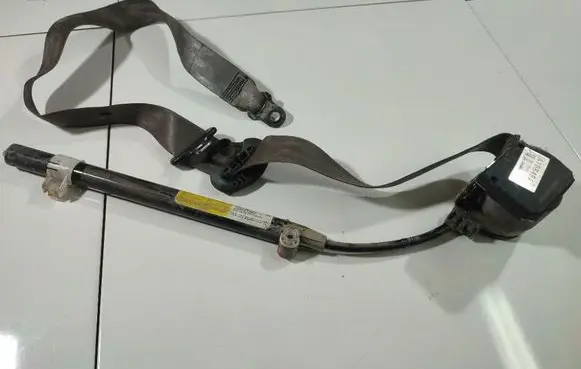 Seat Alhambra (Mk1) Front seatbelt TRW18