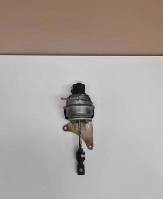 Volkswagen PASSAT B7 Turbine electric control actuator 75530329 07218
