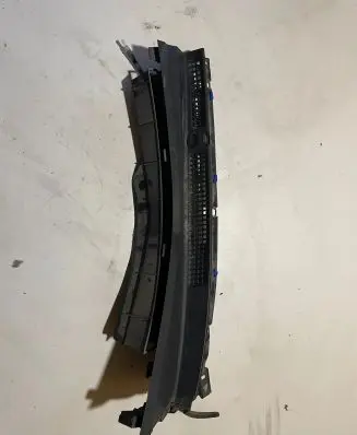 Mazda CX-7 Wiper trim EH05007R1