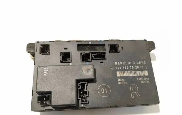 Mercedes-Benz E W211 Door control unit/module 2118707026 00401702