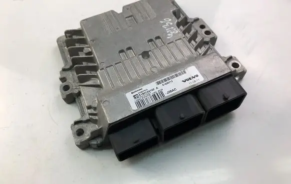 Volvo V70 Engine control unit/module ECU 31336712 S180134102A
