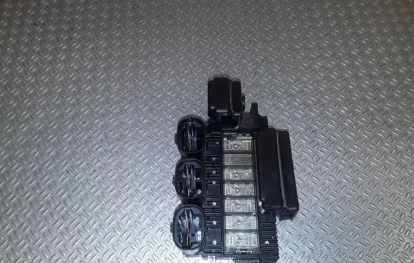 Peugeot 807 Fuse module 1400550780