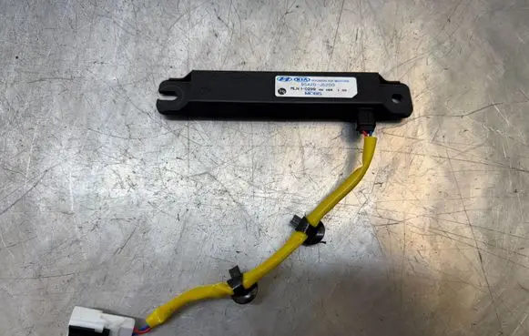 KIA Stinger Aerial antenna amplifier 95420J5200