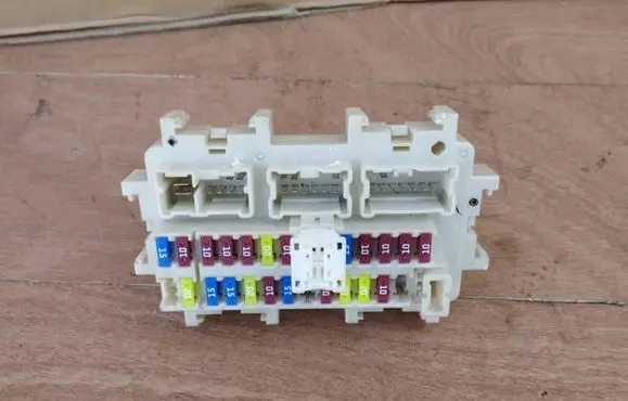 Infiniti EX Fuse module C25101UX0A