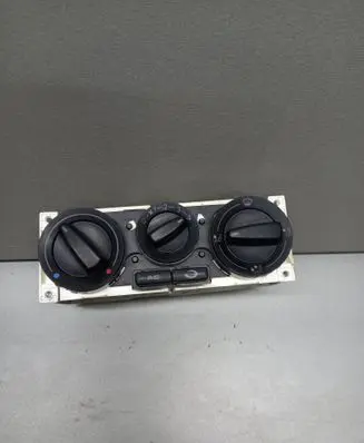 Volkswagen PASSAT B5 Climate control unit 1J0820045G