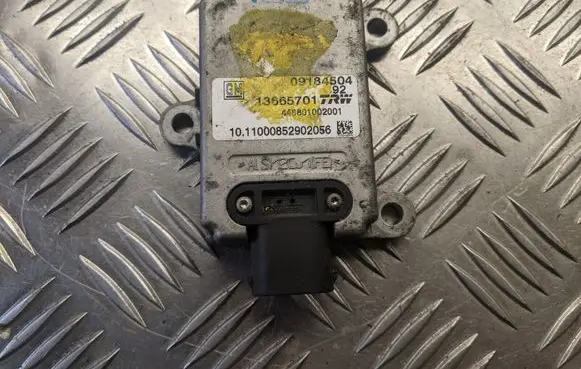 Opel Signum ESP acceleration yaw rate sensor 13665701 09184504