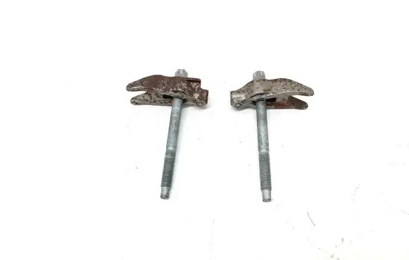 Citroen Berlingo Fuel Injector clamp holder 9811760780