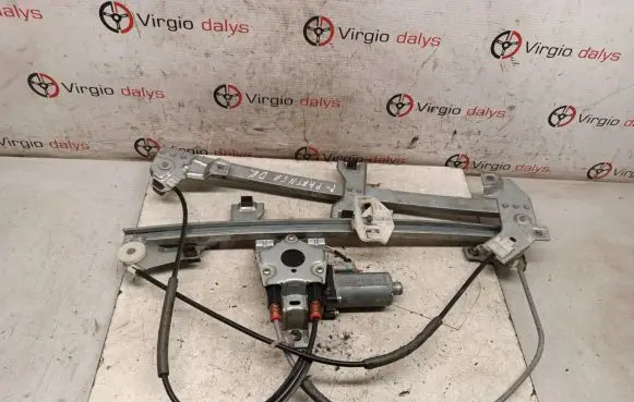 Peugeot Partner Front door window regulator with motor 0130821762