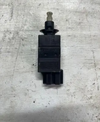 Mercedes-Benz E W211 Brake pedal sensor switch 0015454009