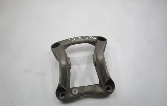 Engine mounting bracket