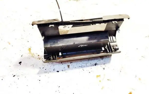 Volvo XC90 Glove box 68510E0400