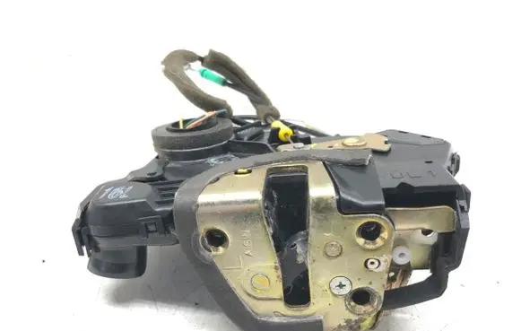 Toyota Corolla E120 E130 Front door lock 