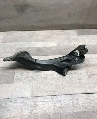 Audi A6 S6 C7 4G Fender mounting bracket 4G0821135A