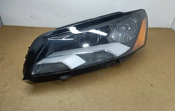 Volkswagen PASSAT B7 USA Headlight/headlamp 561941005D