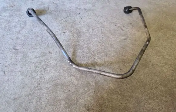Toyota Hilux (AN10, AN20, AN30) Fuel injector supply line/pipe 