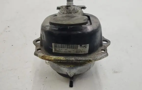 Engine mount bracket