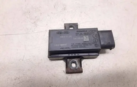 Hyundai i30 Airbag deployment crash/impact sensor 958102L500 5WY8049 M3N65982801