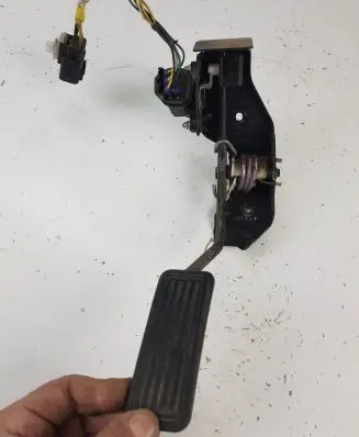Toyota Avensis T250 Accelerator throttle pedal