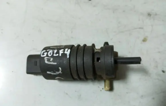 Volkswagen Golf IV Windscreen/windshield washer pump