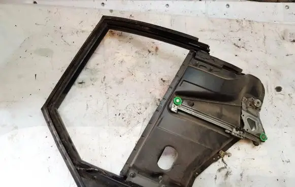 Audi A6 S6 C4 4A Rear door window/glass frame 