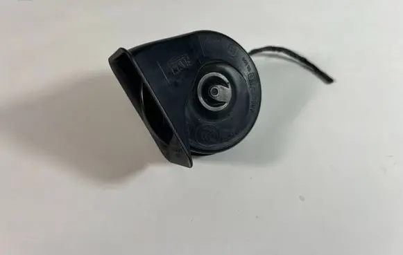 BMW 3 E90 E91 Horn signal A046522