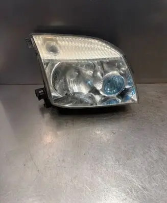 Nissan X-Trail T30 Headlight/headlamp 